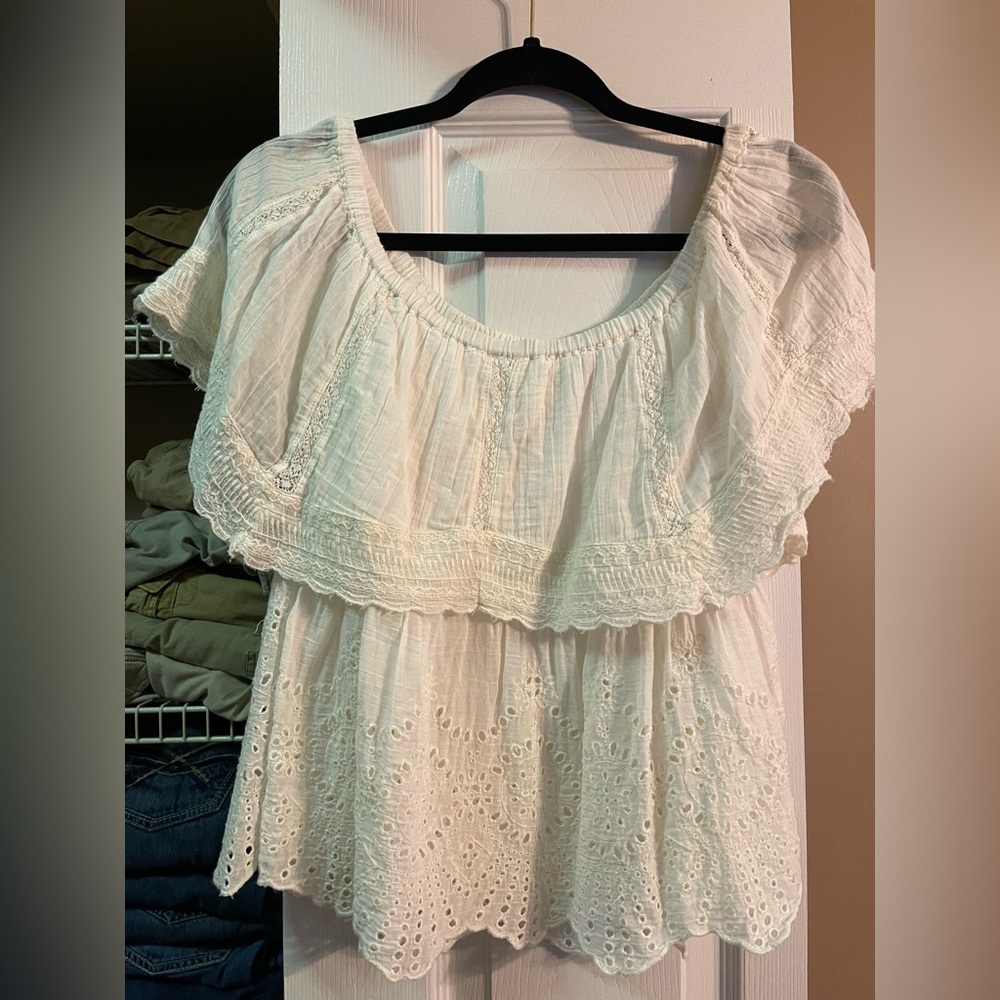 American Eagle Off the Shoulder White Top Large